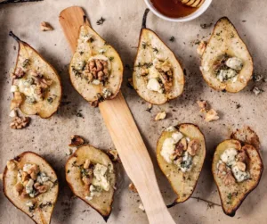 Pieczone Gruszki z Gorgonzolą – Wykwintna Przekąska Pełna Smaku i Zdrowia